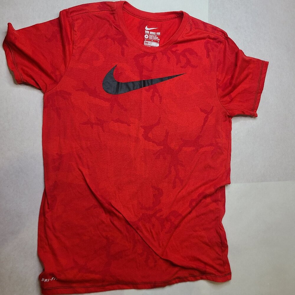 Nike Men’s Dri-Fit Athletic T-Shirt – Sz Medium – Red Performance Tee w Swoosh